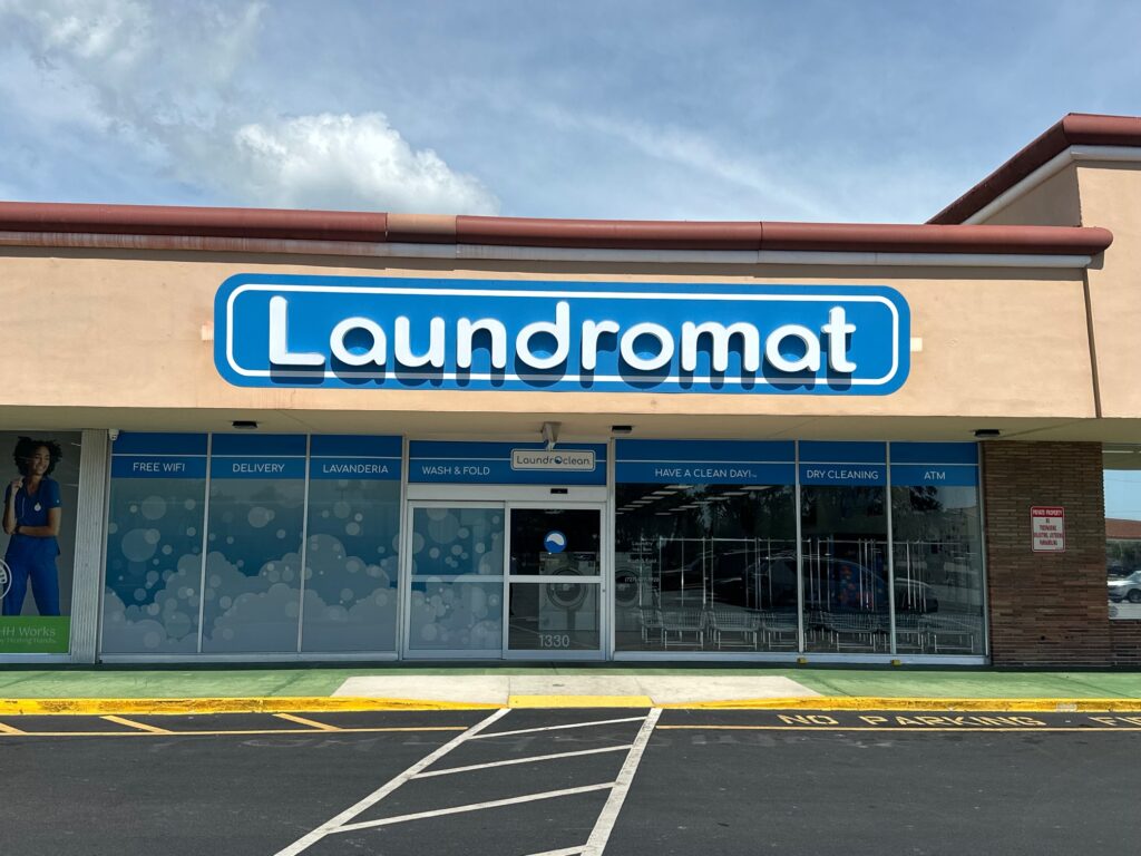 A picture of a front-entry laundromat in Clearwater, Florida, taken by LaundroClean.